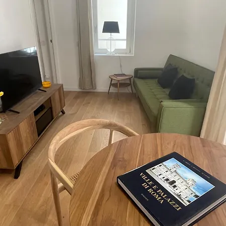 Paolo's Boutique Near Borghese * 罗马