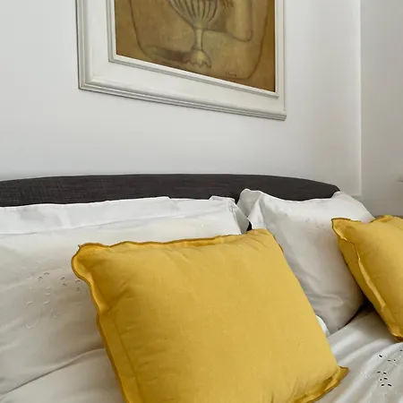 Paolo's Boutique Near Borghese *